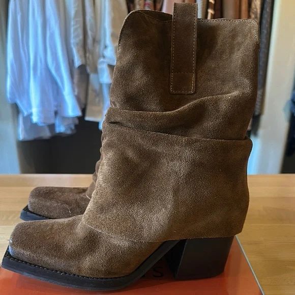 Steve Madden Tan Suede Heeled Boots - Picture 1 of 5